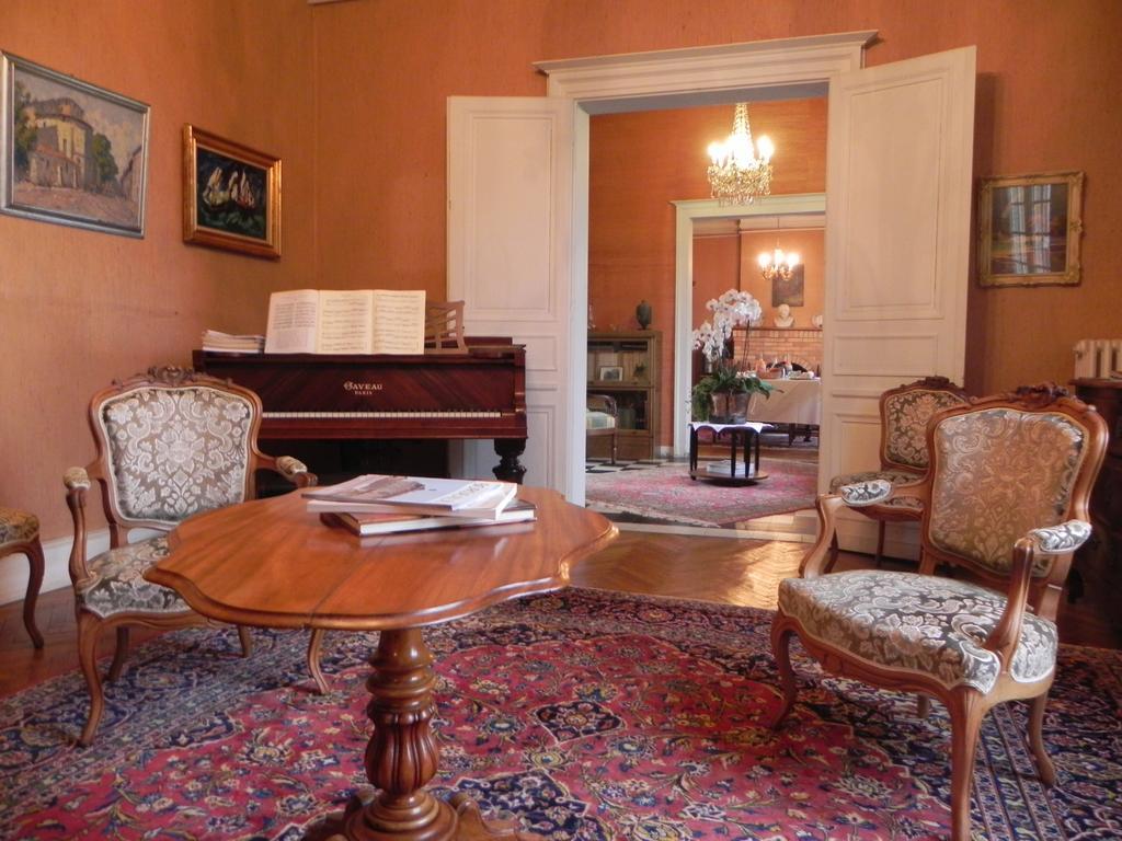 Chateau Belles Graves Bed & Breakfast Pomerols Exterior photo