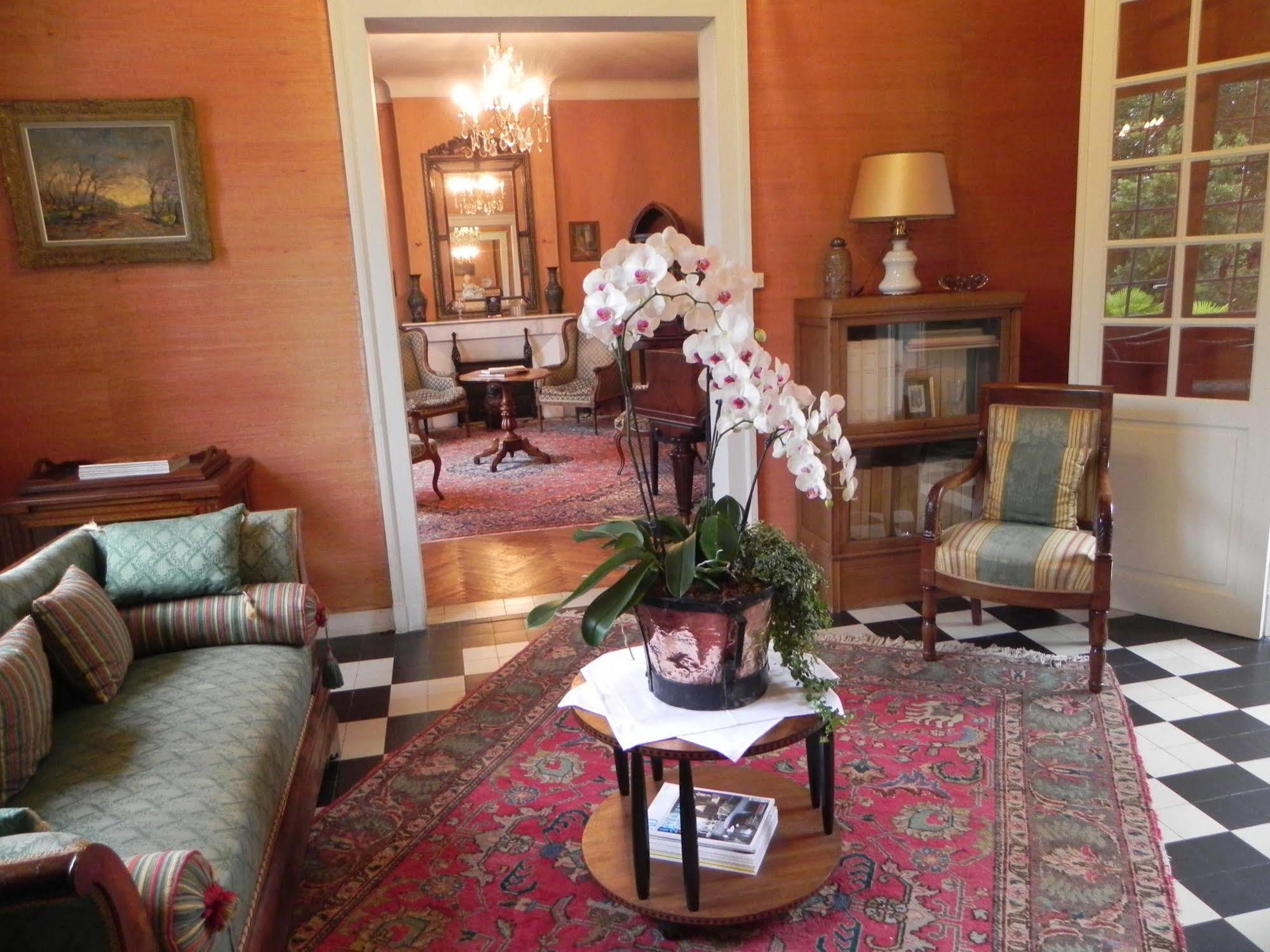 Chateau Belles Graves Bed & Breakfast Pomerols Exterior photo